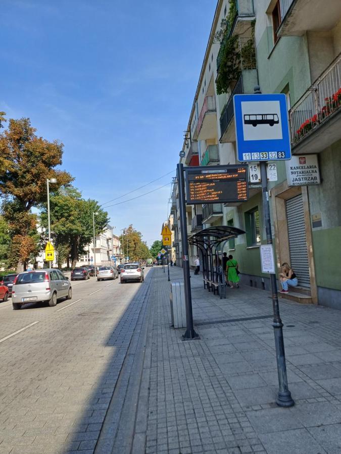 צ'סטוצ'ובה Ommpbooking Wspolna Lazienka מראה חיצוני תמונה